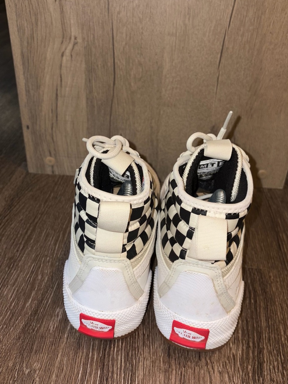 VANS UA SK8-HI GORE-TEX MTE-3 (CHECKERBOARD) UNISEX SNEAKERS - Picture 5 of 10